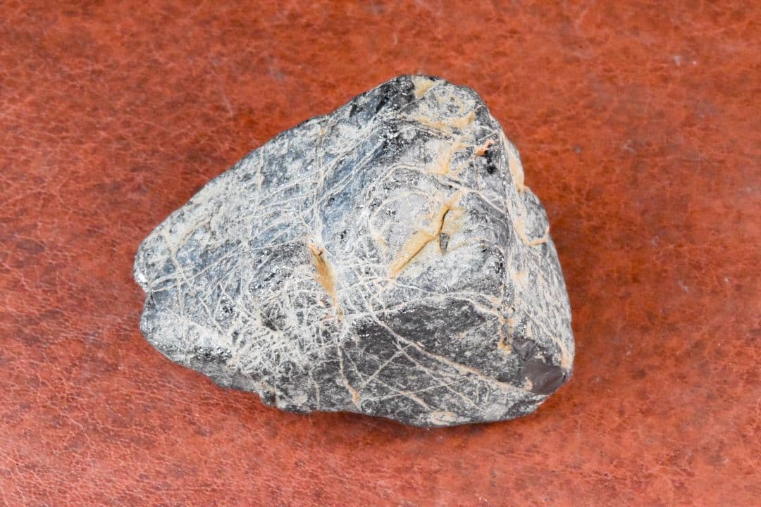 マダガスカル産 サマルスキー石