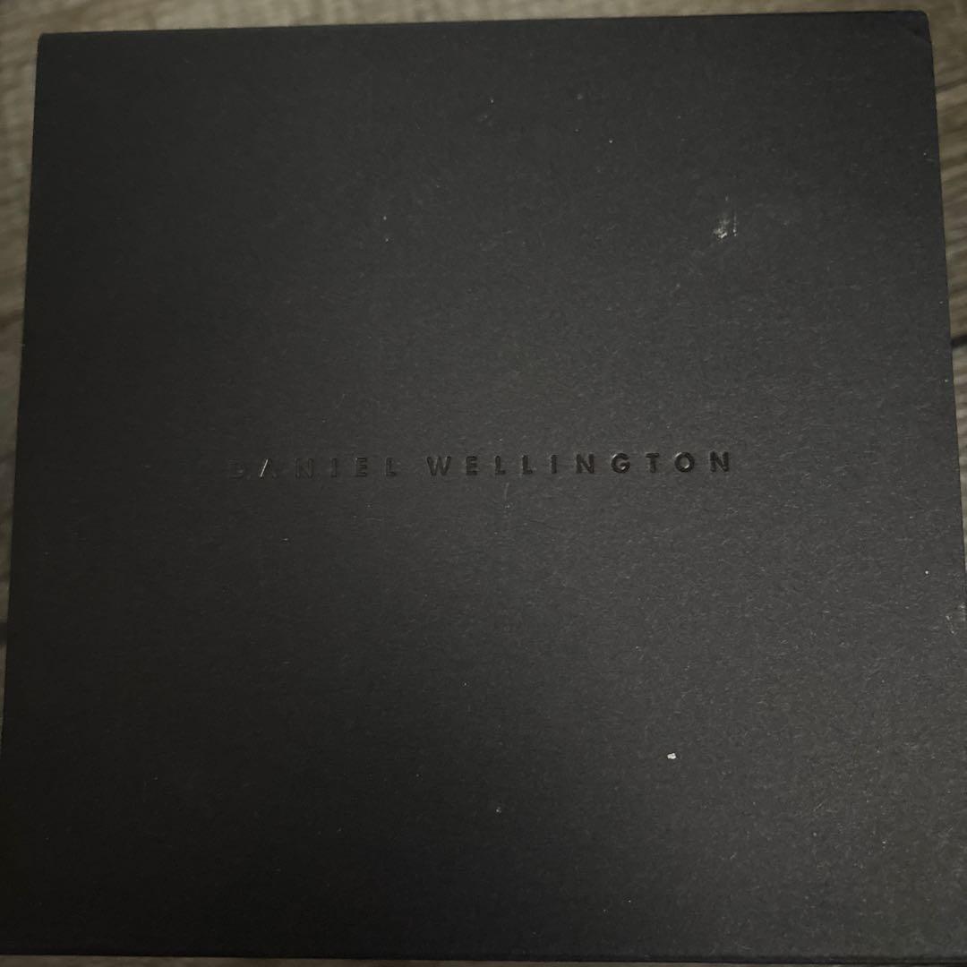 未使用に近い Daniel Wellington スマートウォッチ