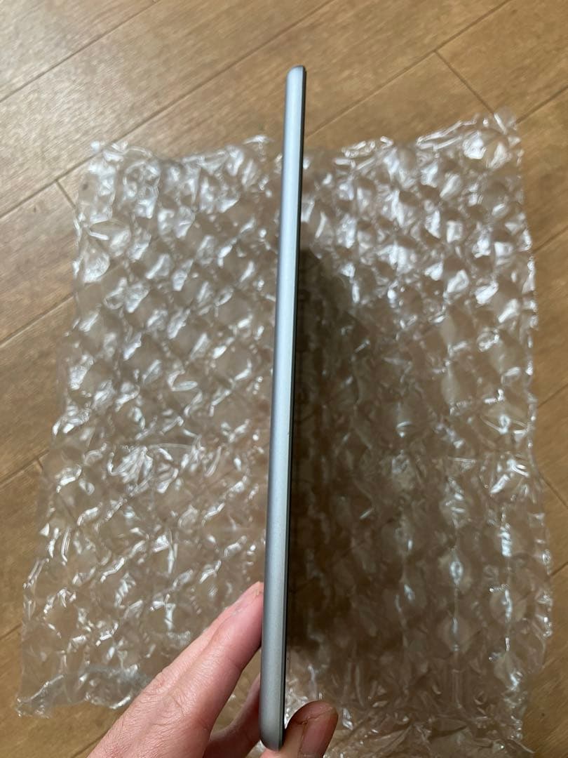 Apple iPad第6世代　Wi-Fi+Cellularモデル A1954