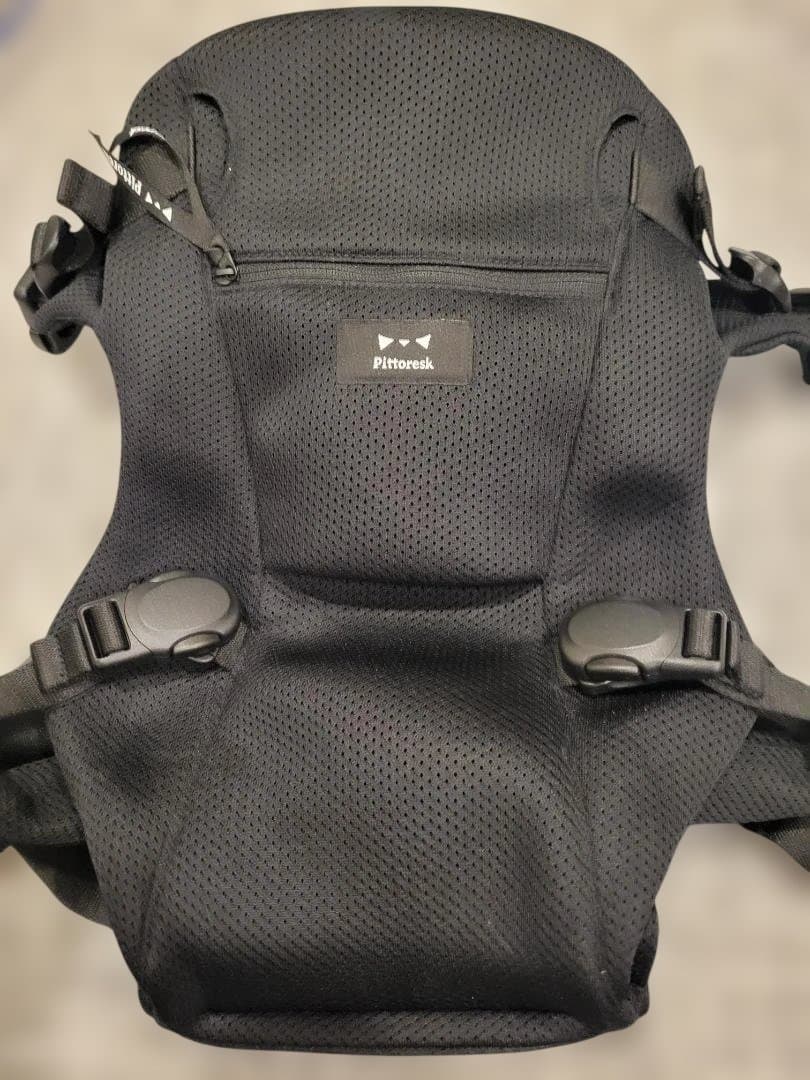 FIRST 抱っこひも ブラック　Pittoresk　ベビーキャリア