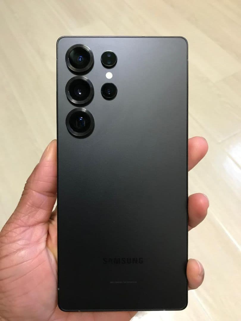 Samsung Galaxy S25 ultra ケース三つとガラス1個無理