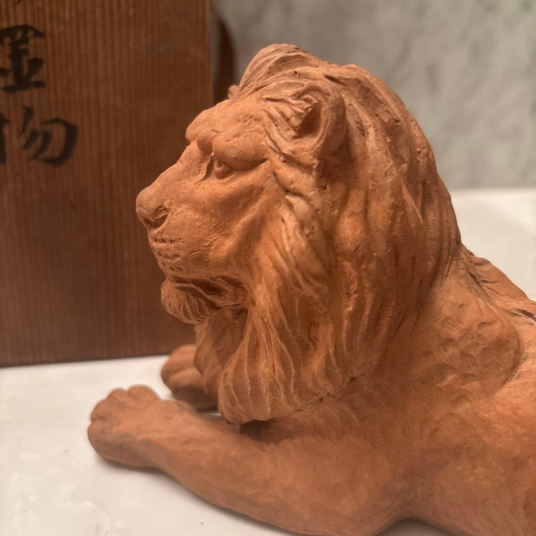 ヴィンテージ作家もの萬古焼　威厳な姿で彫りが美しく芸術的な獅子ライオンの陶器