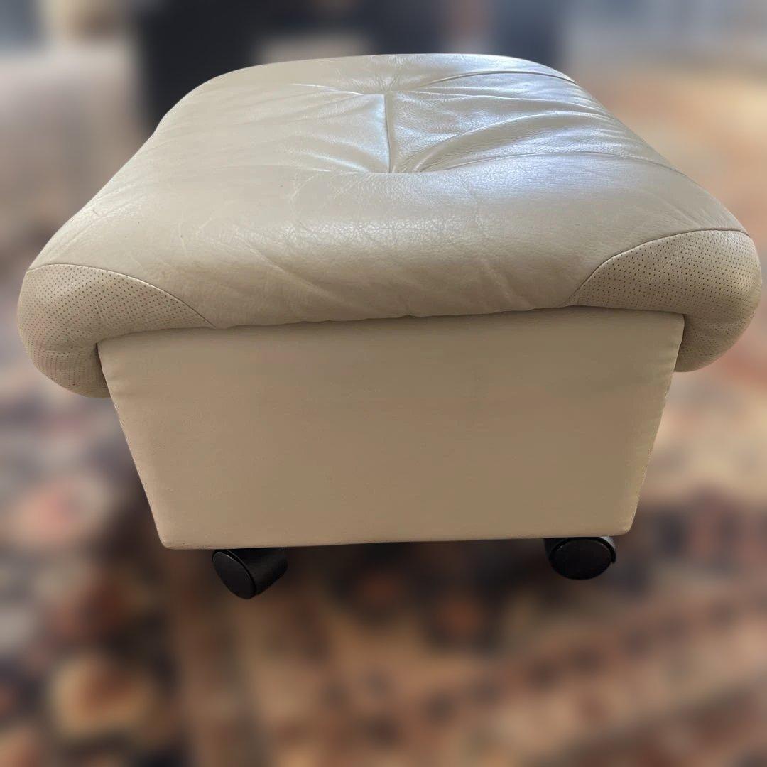 カリモクオットマン　本革