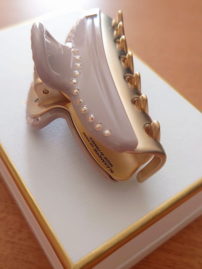 アレクサンドルドゥパリ スワロフスキー ヴァンドームクリップ ベージュ