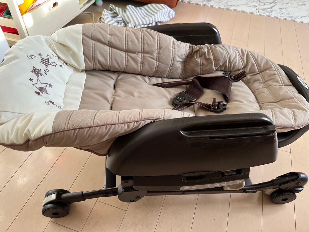 ネムリラ AUTO SWING トイザらス限定モデル コンビ製電動ハイローチェア