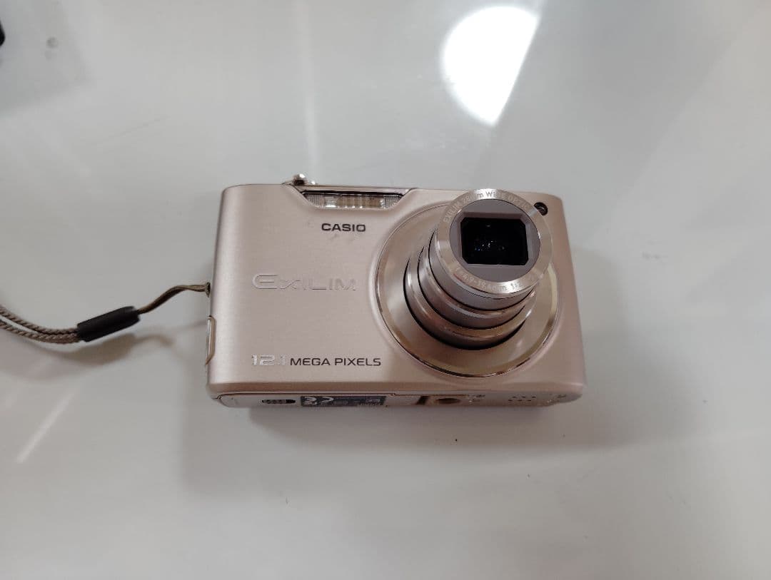 デジタルカメラ Casio 12.1 Mega Pixels