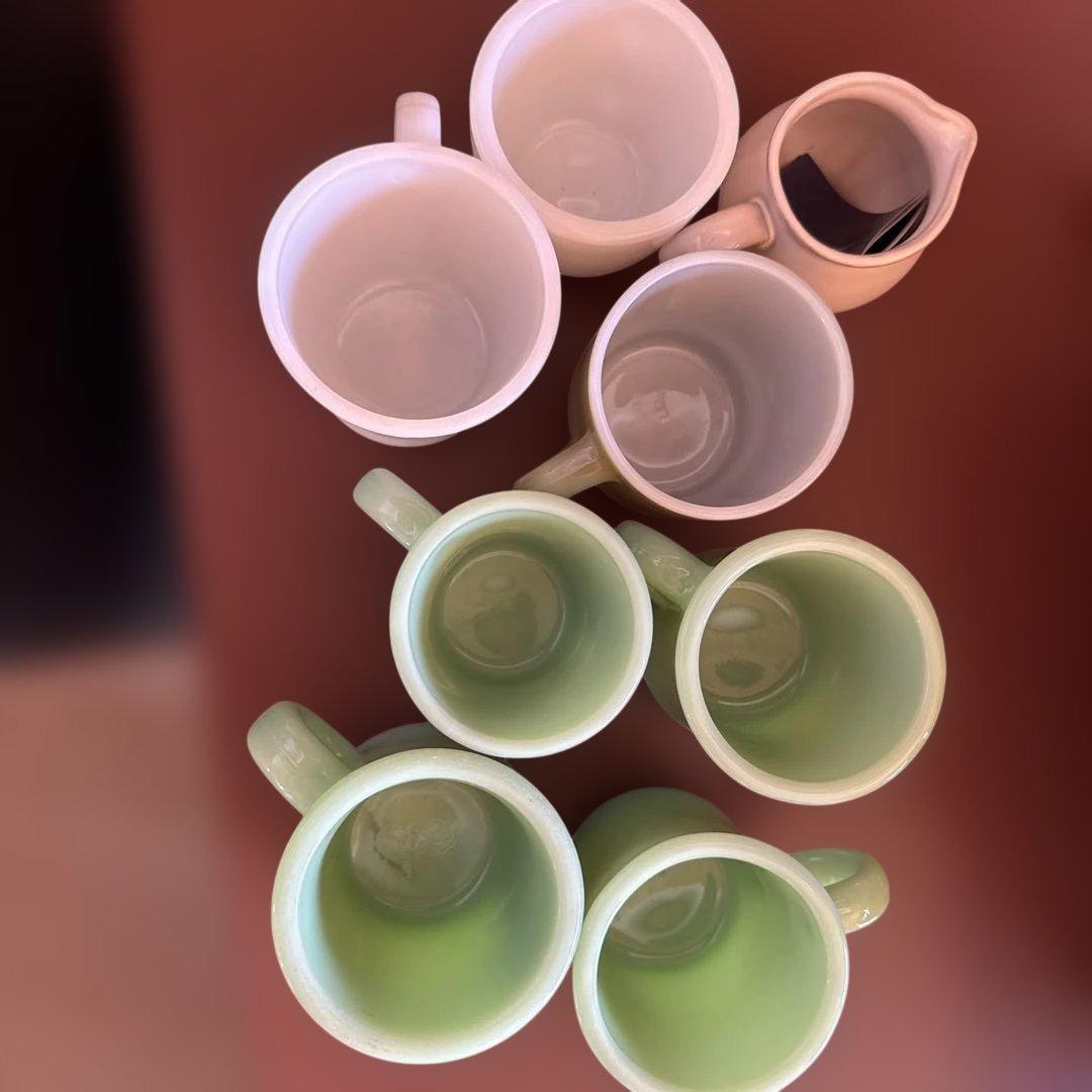 ファイヤーキングの代表的なカラー翡翠色（ジェダイ）ミルク￼ホワイトのマグカップ