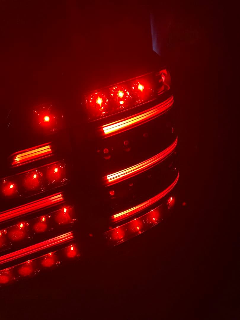 ウ*ー様 ヴェルファイア20、アルファード20　テールランプバレンティー