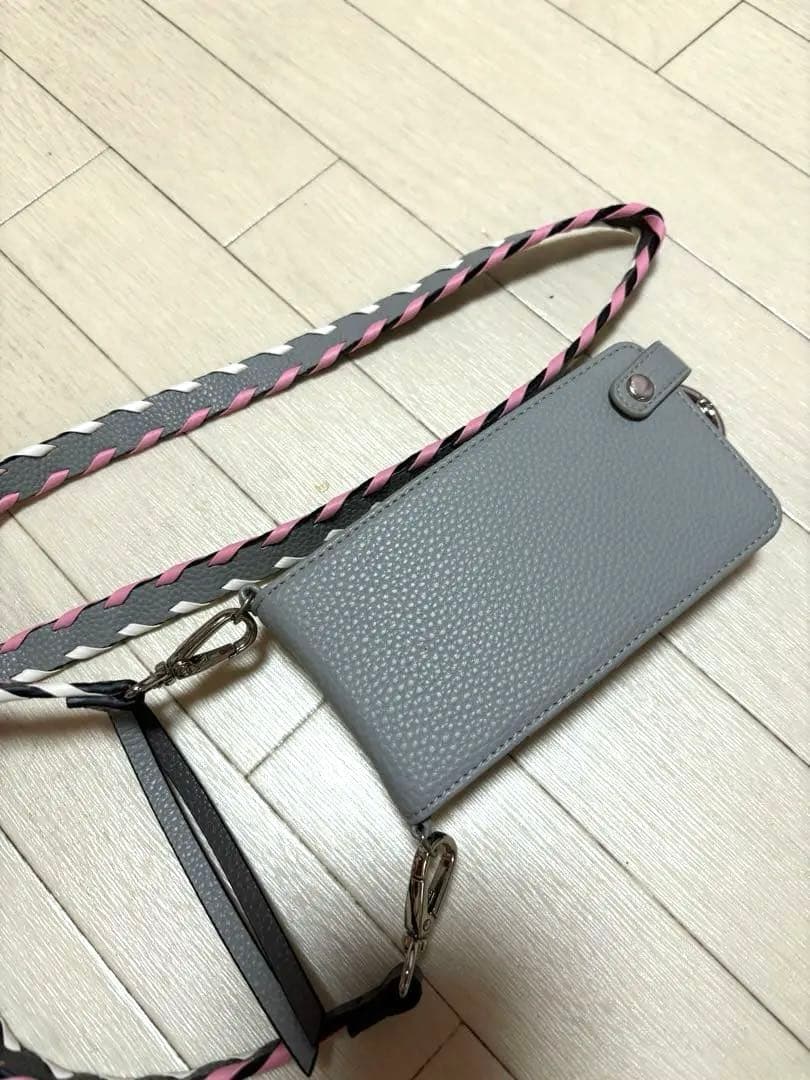 新品同様　ajew マルチ　スマホケース