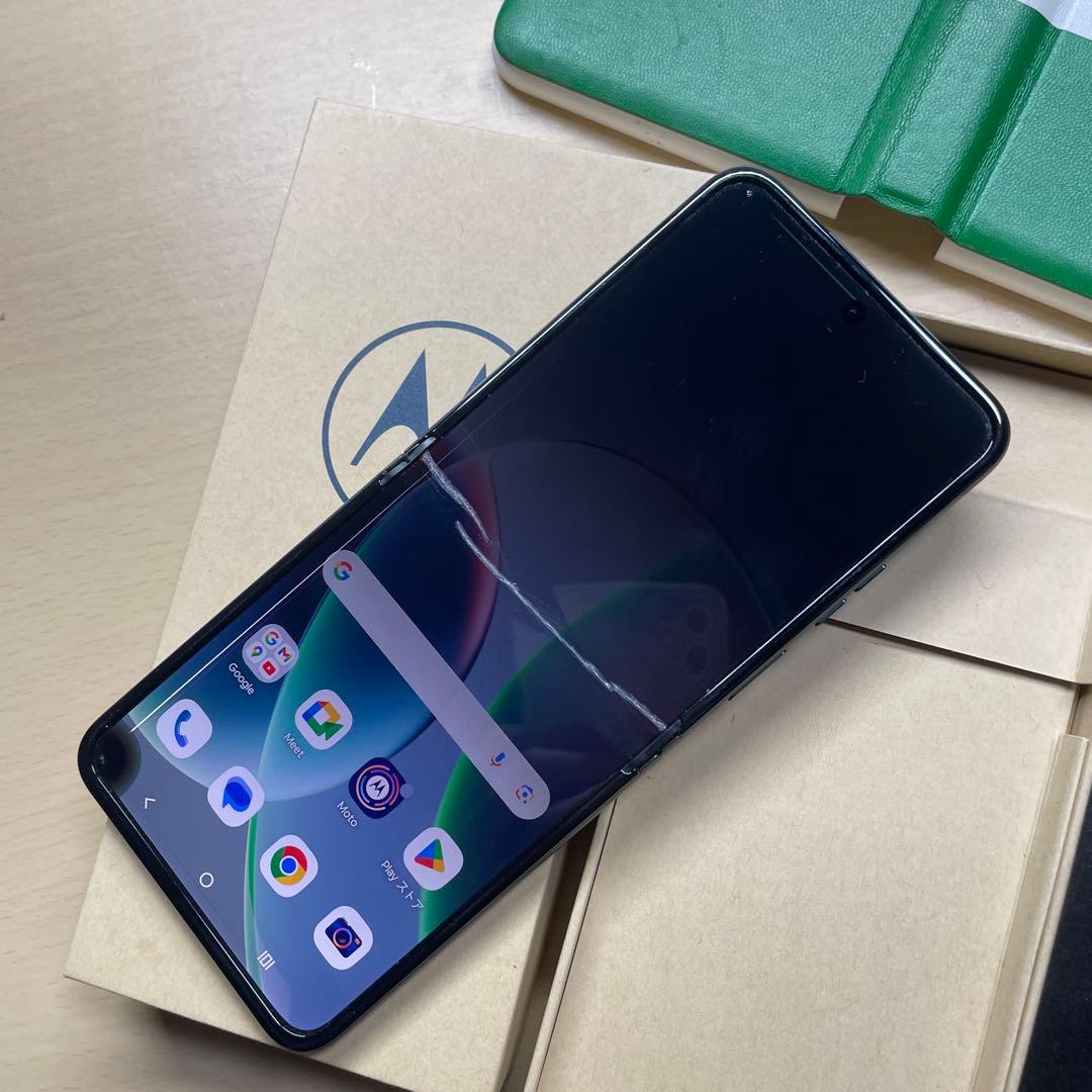 Motorola razr 40 256GB SIMフリー　割れなし