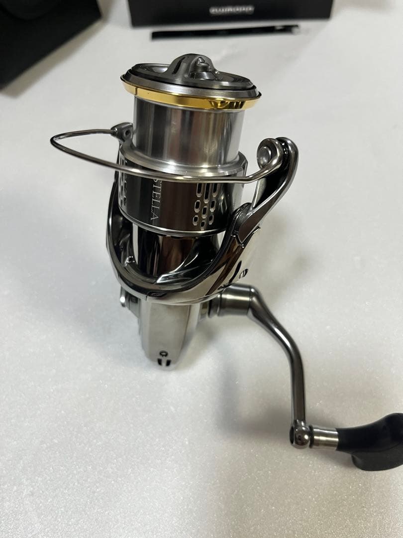 N 美品　シマノ　18ステラ　3000MHG