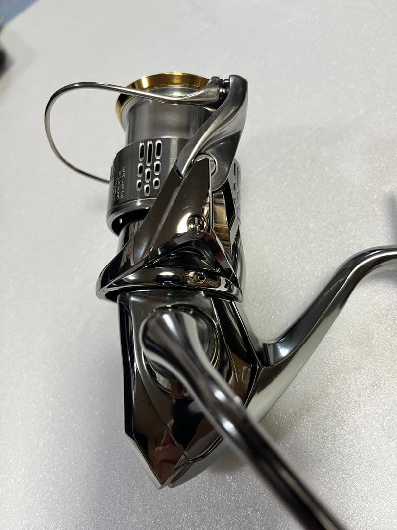 N 美品　シマノ　18ステラ　3000MHG