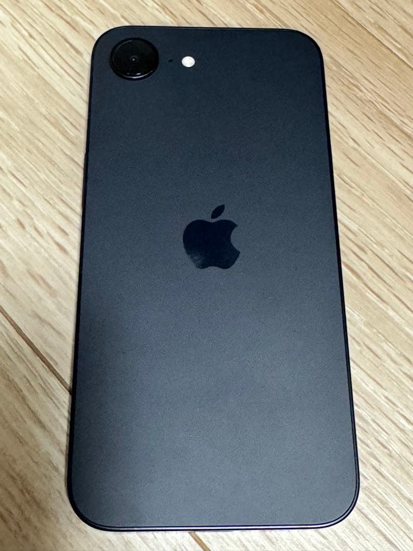 Apple iPhone 16e ブラック 本体