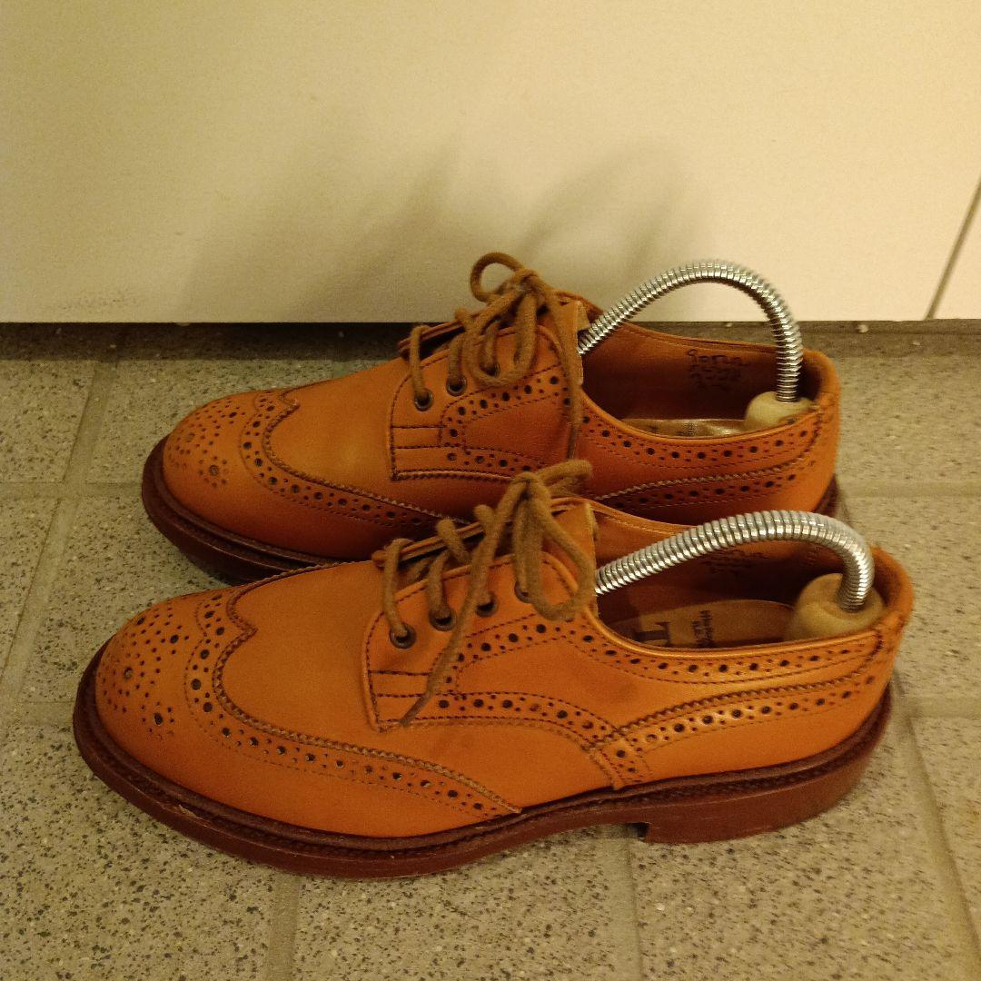 Tricker's ブラウン レザー ウィングチップ
