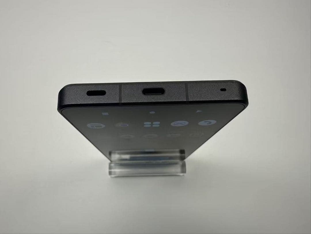 外観極美品 Aquos R8 pro docomo 256gb simフリー