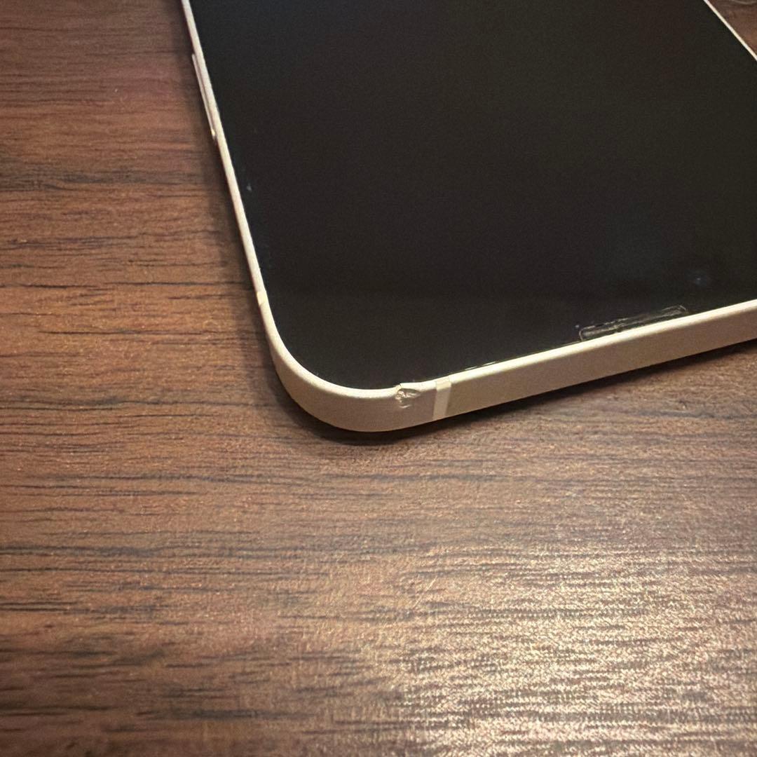 Apple iPhone 13 スターライト本体