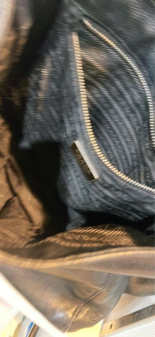 訳あり)プラダレザー ショルダーバッグ