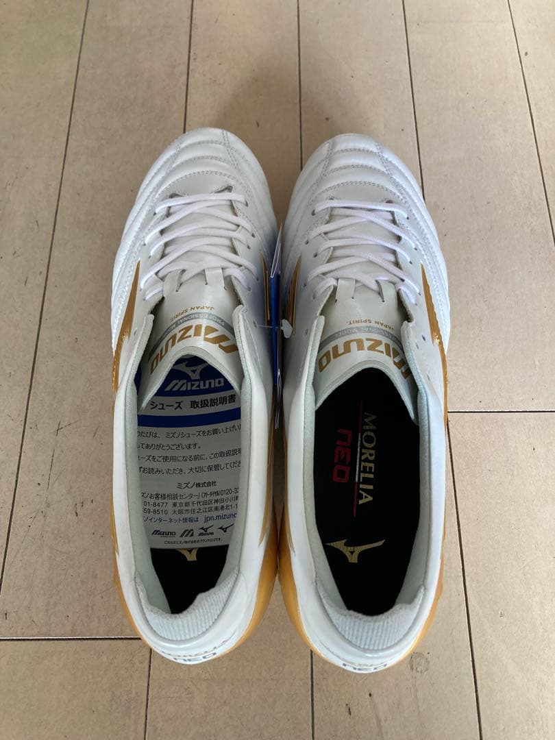 モレリアネオ4ジャパン　白✖️金　26.0㎝　新品。