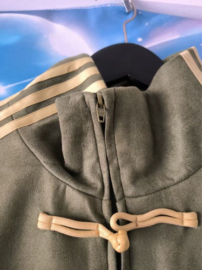 中国限定 アディダス 蛇年トラック スエード ジャケット オリーブグリーン M