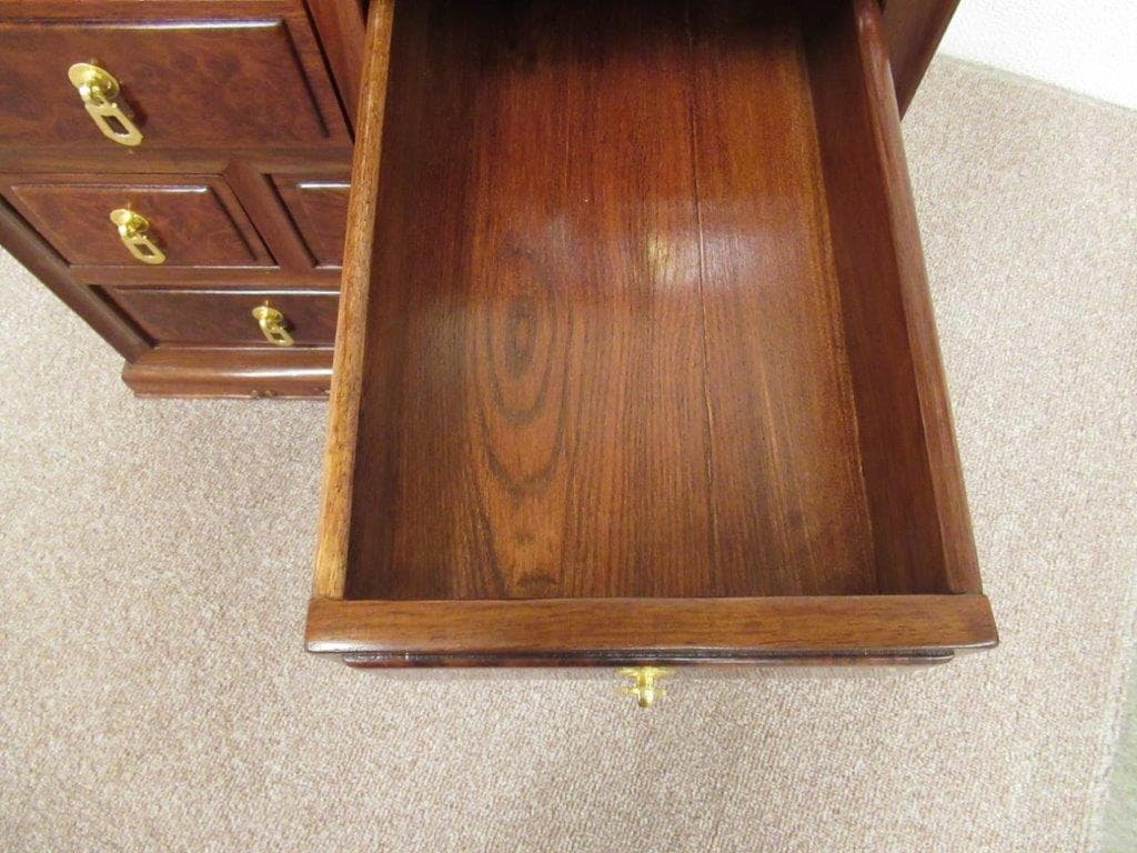 木製キャビネット 幅約42cm x 奥行約53cm x 高約52cm