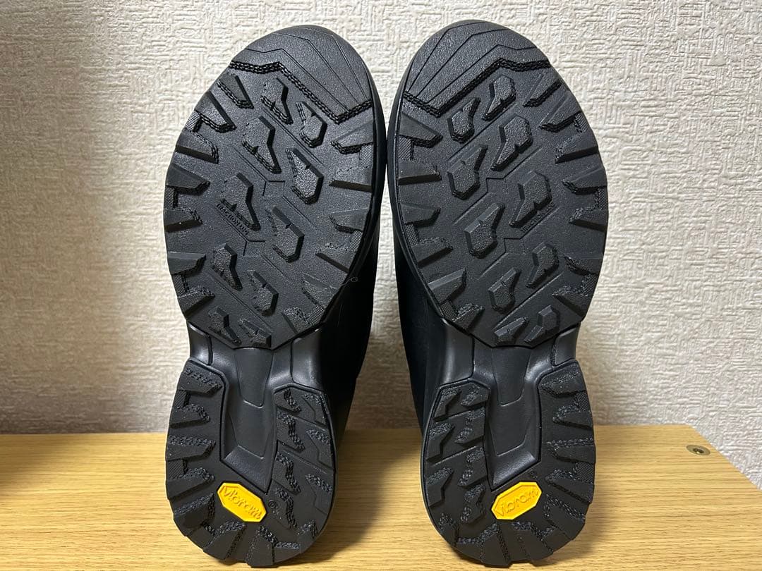 デサント　ウインターブーツ　防水防寒防滑　箱なし　25㎝　Vibram