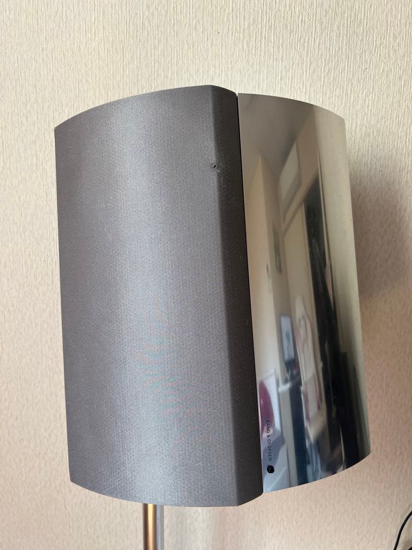 BeoLab 4000スピーカー（スタンド付き）