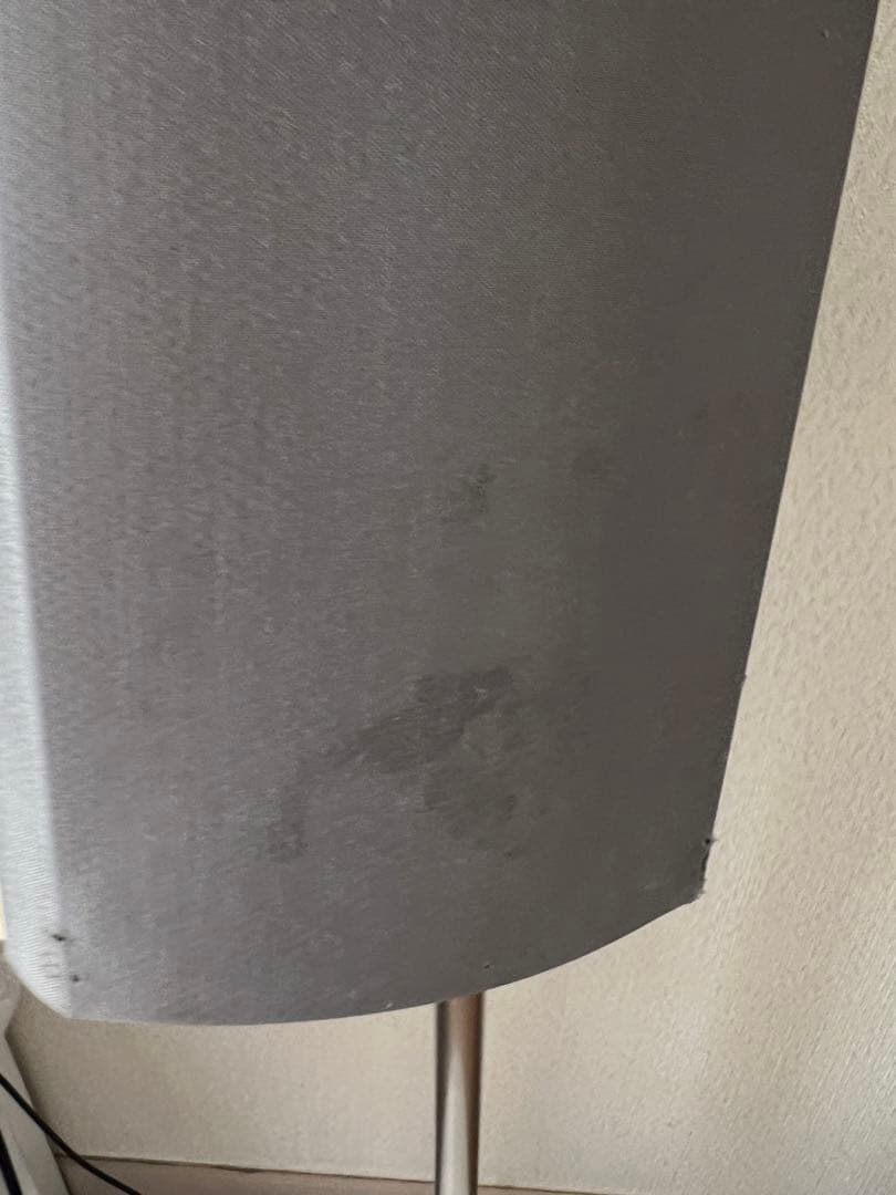 BeoLab 4000スピーカー（スタンド付き）