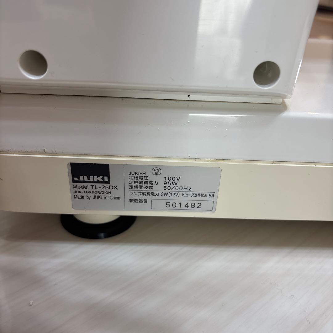 JUKI　SPUR25DX・フットコン+糸切装置・押え多数・大型テーブル・レバー
