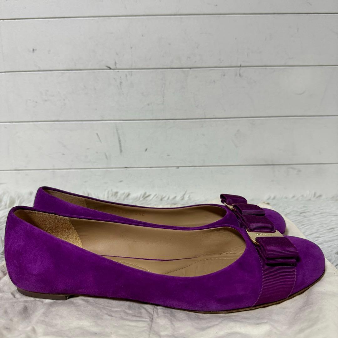 美品✨フェラガモ　フラットシューズ　VARINA ヴァリナ　VARA ヴァラ