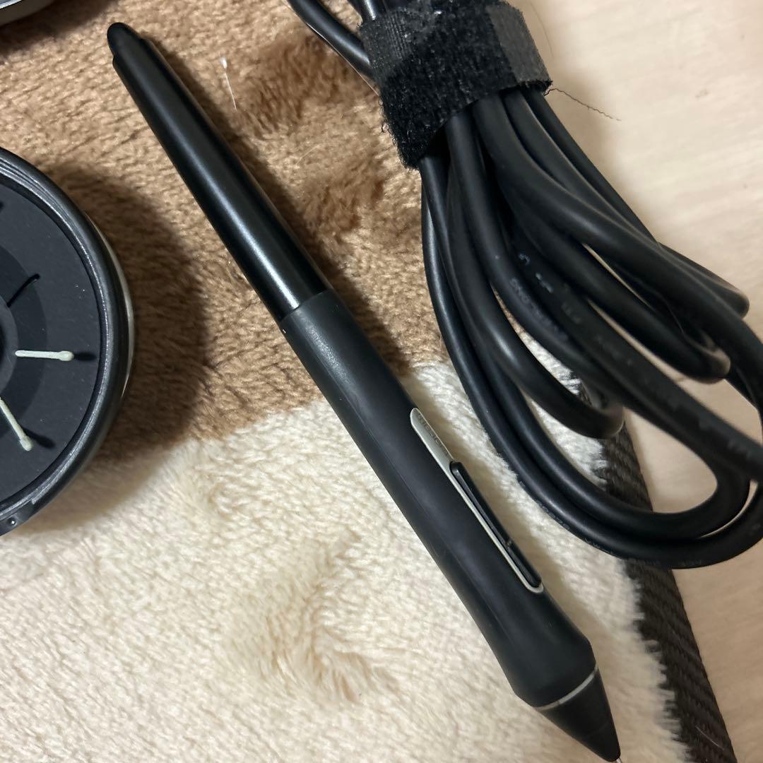 WACOM Cintiq pro 16 DTH-162015.6型液晶ペンタブ