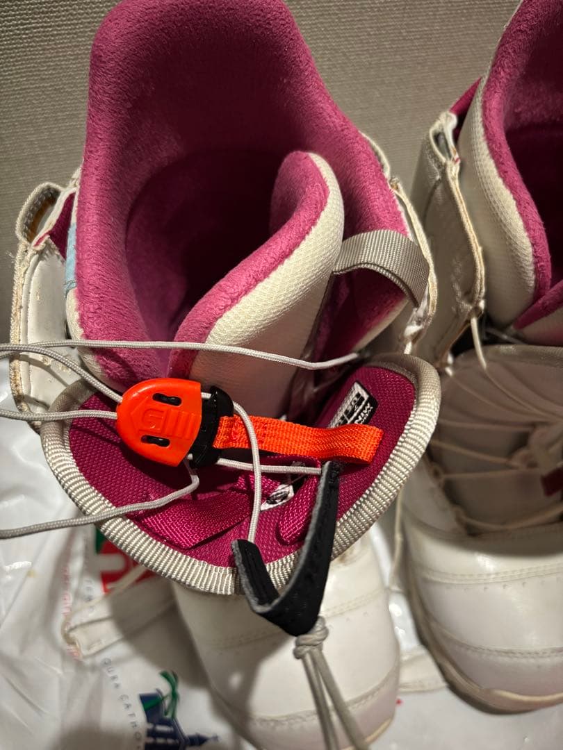 BURTON スノーボードブーツ ホワイト/ピンク　24cm