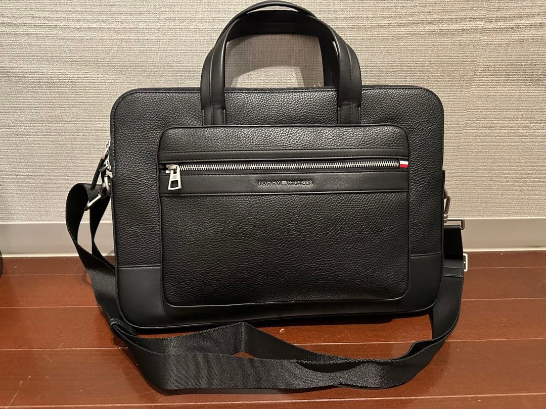 値下！美品   ブラック セントラルコンピュータバッグ