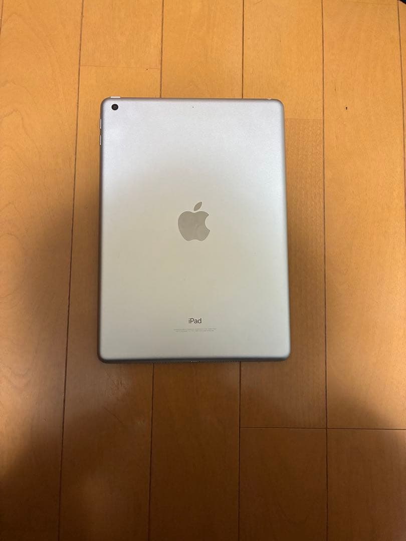 Apple iPad 9.7インチ シルバー