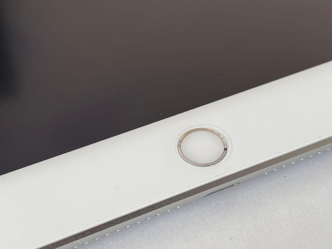 極美品 Apple iPad 6世代 32GB Wi-Fi シルバー