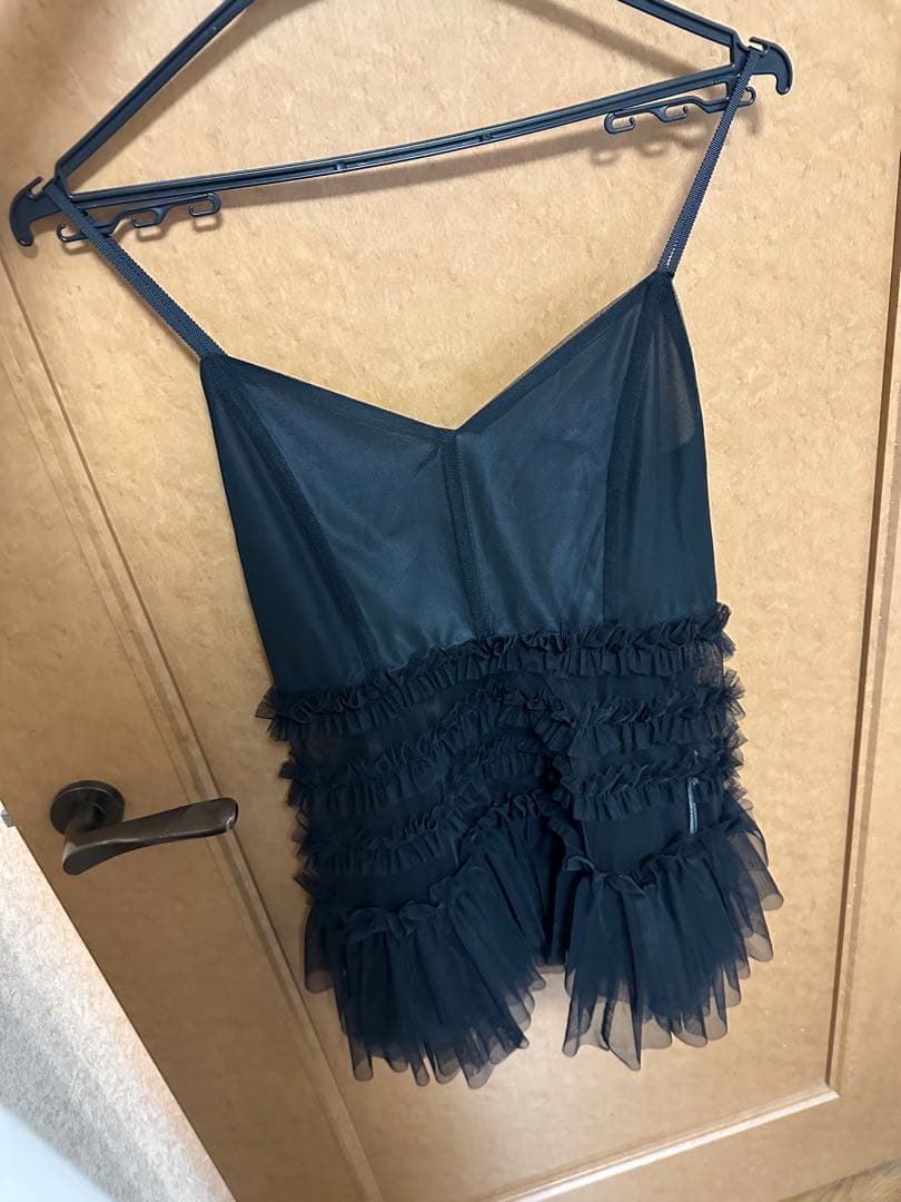 アメリヴィンテージ　BLACK TULLE RAFFLE CAMI TOP