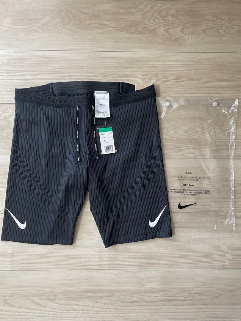 新品未使用　ナイキ エアロスイフト ハーフタイツ　メンズ　ＸＬ