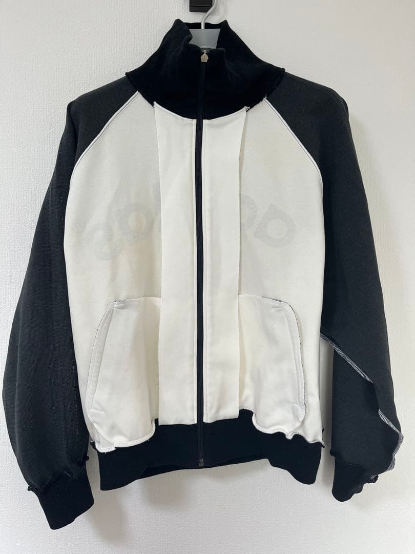 adidas トラックジャケット　サイズ/Ｌ　カラー/ブラック・ホワイト