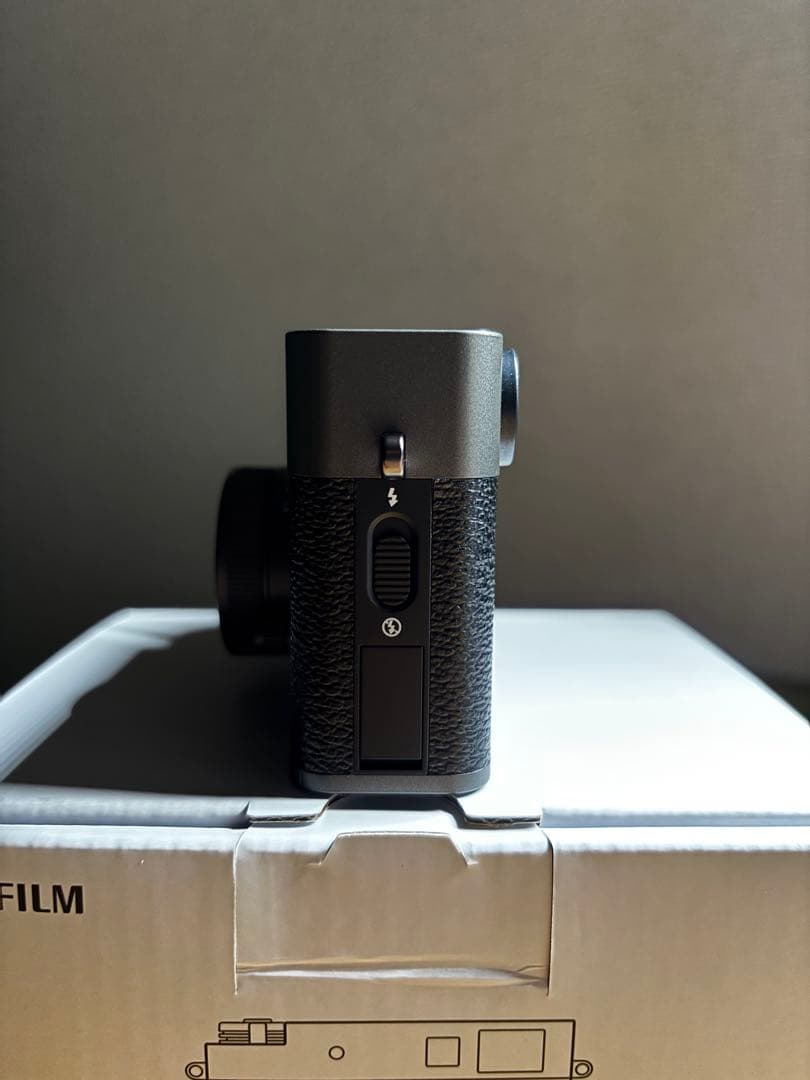 FUJIFILM Xhalf X-HF1 チャコールシルバー