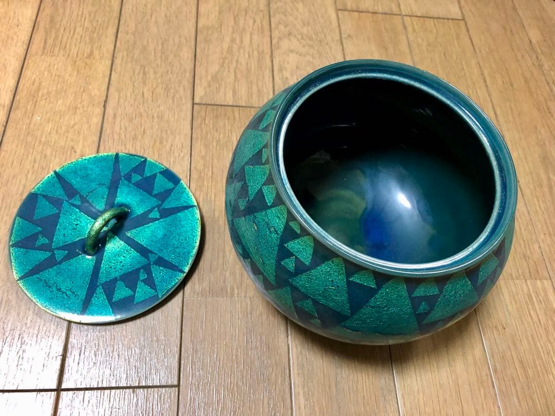 佐賀県を代表する陶芸家　小野珀子　青緑色の釉裏金彩　水指 木箱付き