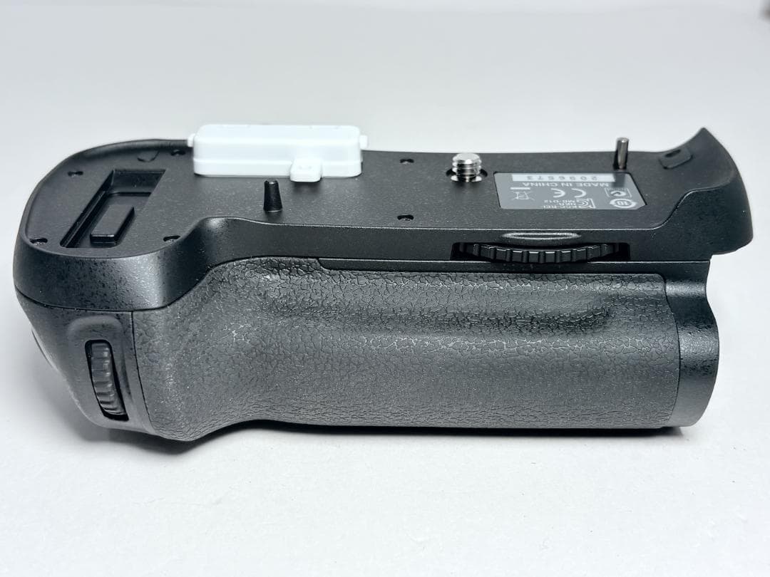 新品級 ニコン MB-D12 マルチパワーパック