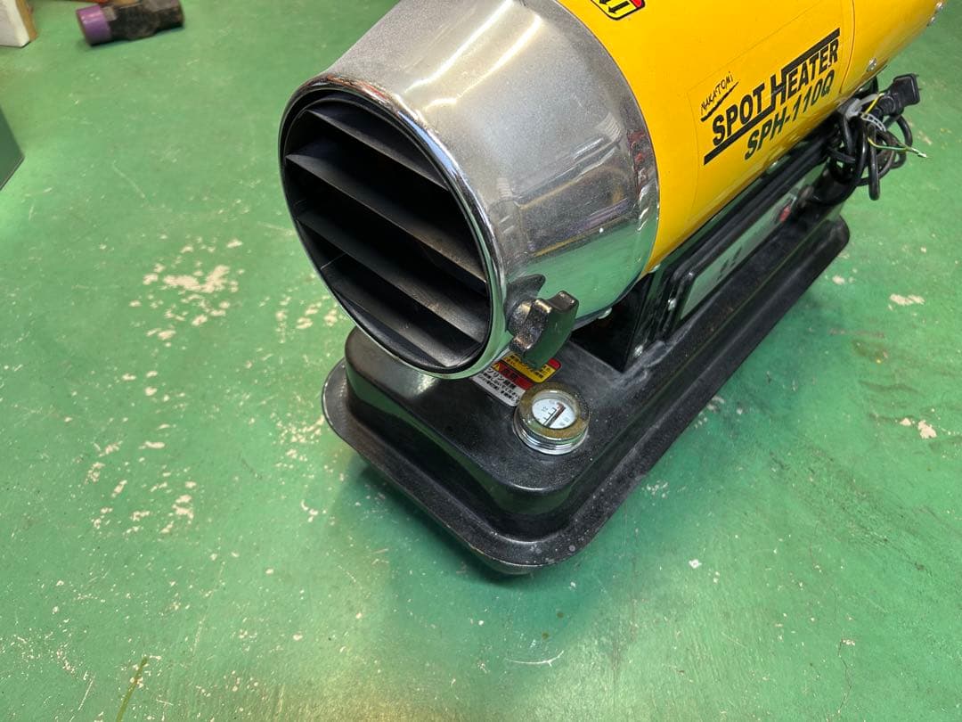 スポットヒーター　ナカトミ製SPH-110Q