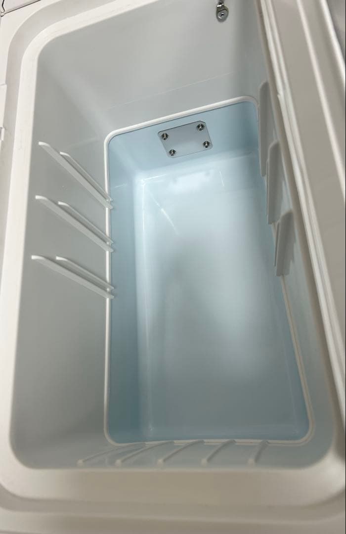 ツインバード　２電源式 ポータブル　冷温庫　2024年製　HR-EB07 美品