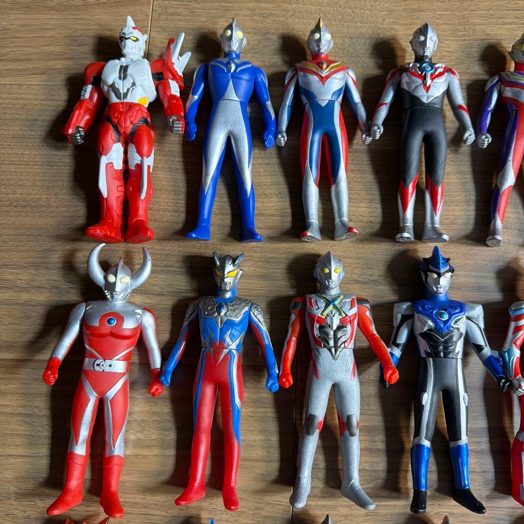 うーでぃー　ウルトラマン44体と怪獣53体まとめ売り