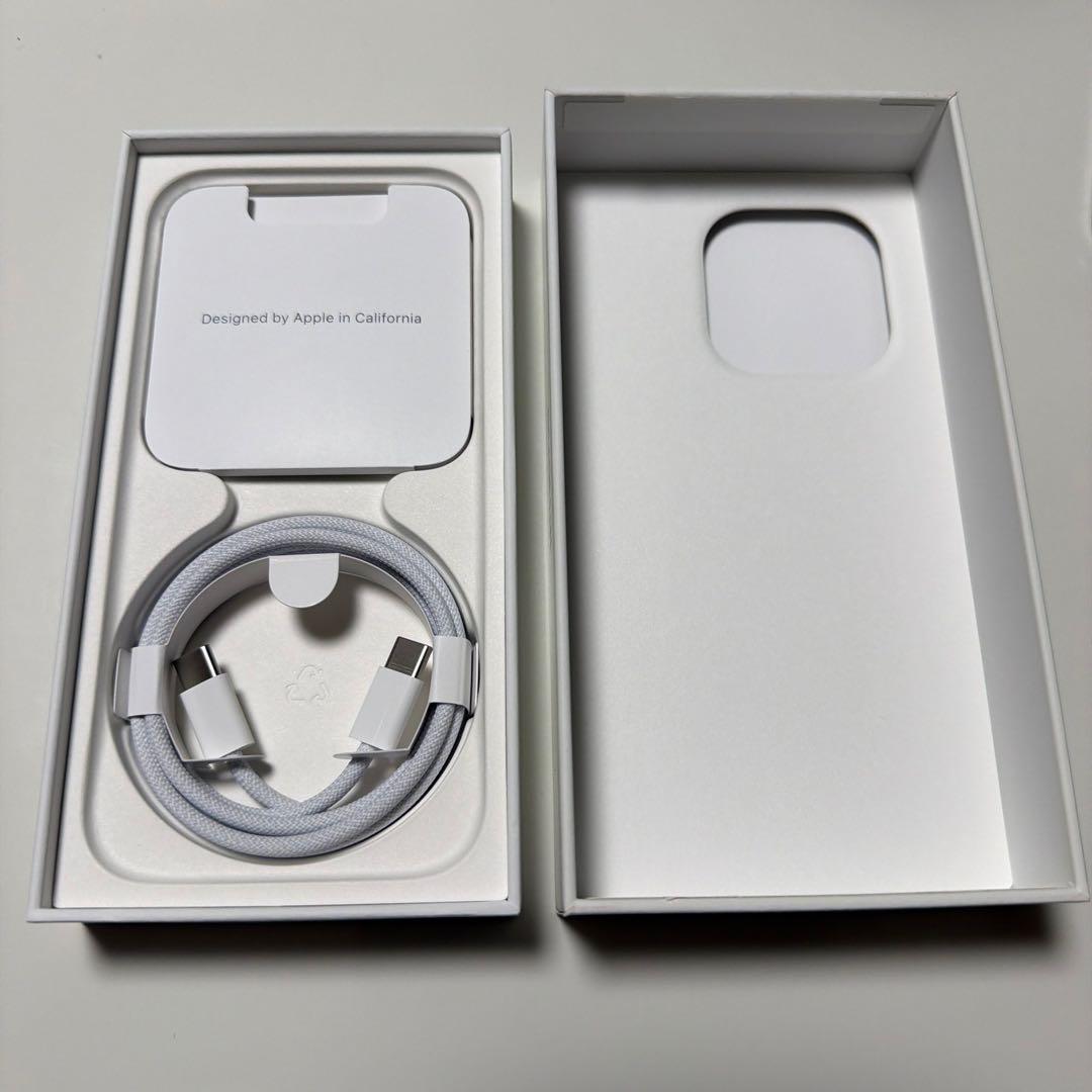 Apple iPhone 15 Pro ブラックチタニウム　256GB 箱付き