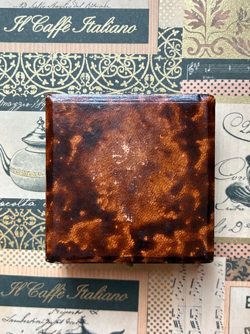 英国アンティークジュエリーケース ベージュベルベット