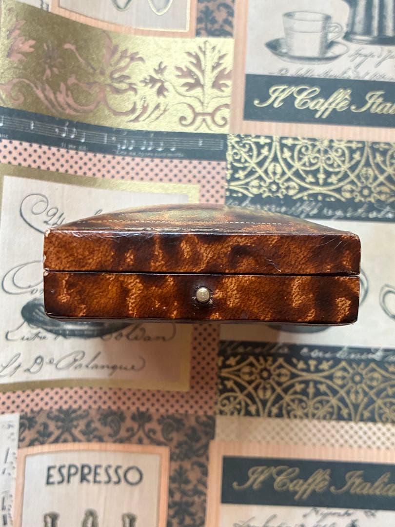 英国アンティークジュエリーケース ベージュベルベット