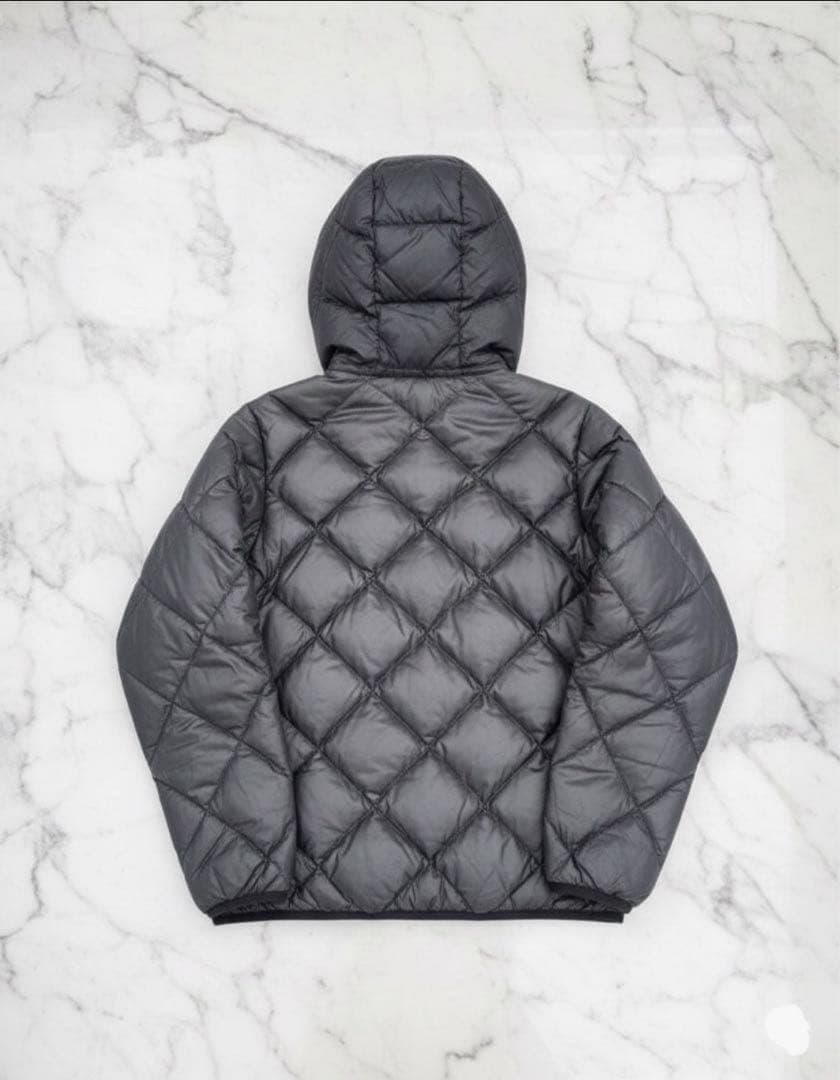 mont-bell ダウンジャケット キルティング　リバーシブル 黒/赤