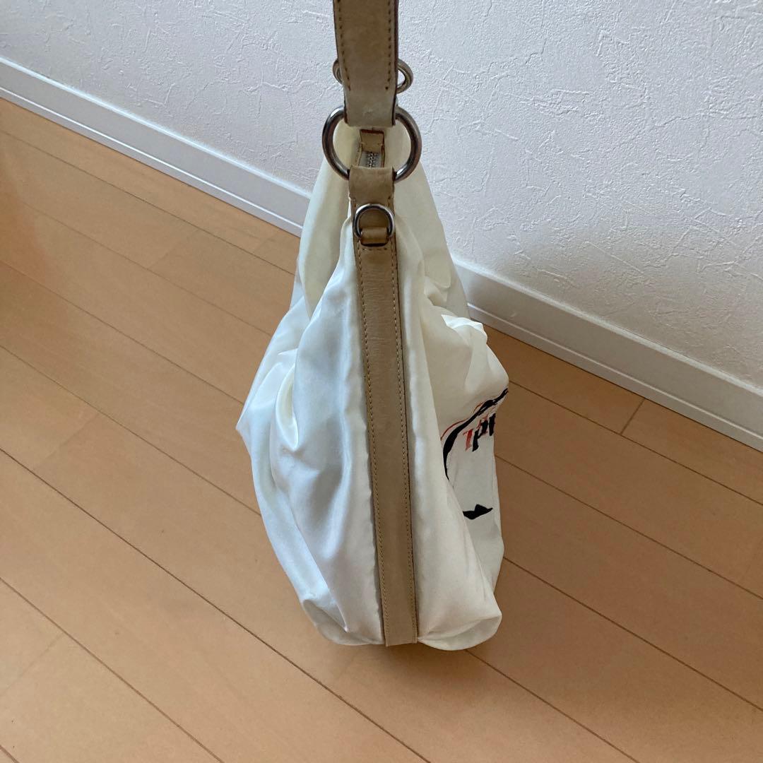 正規品☆PRADA ショルダーバッグ ホワイトベージュ ロゴ入り