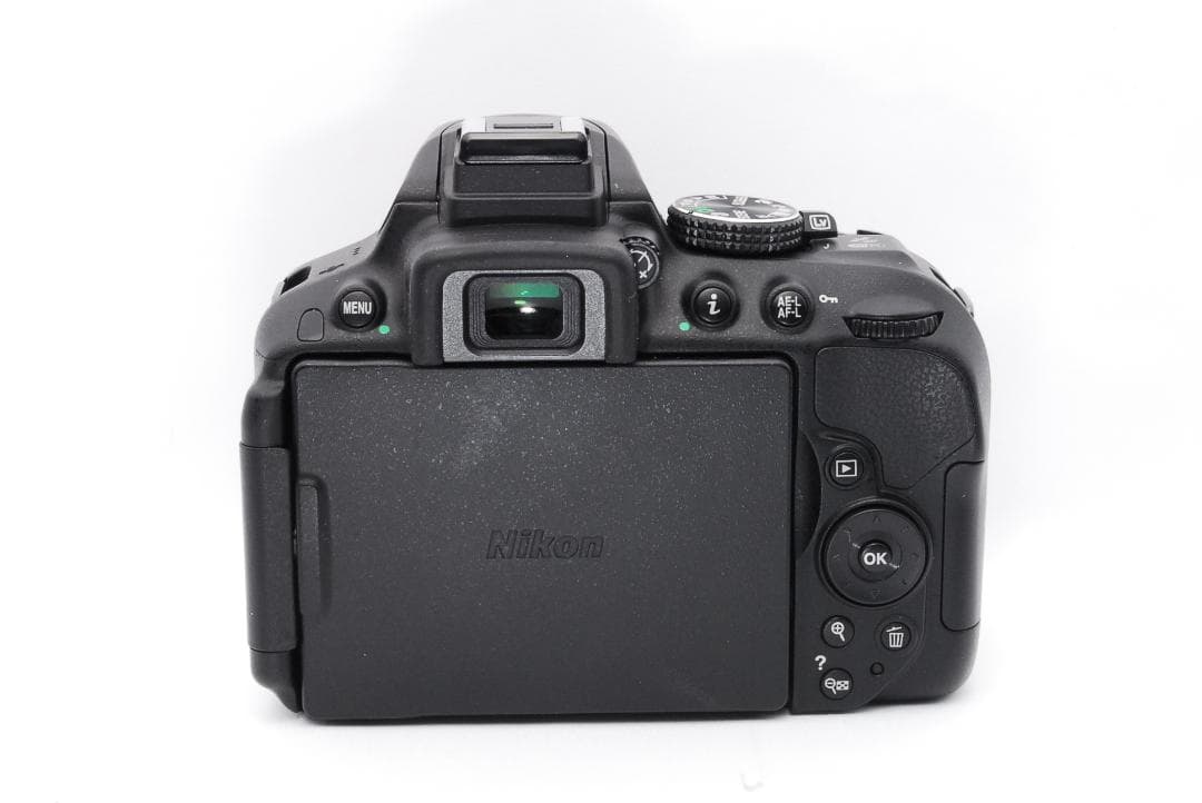 使用回数少な目 Wi-Fi搭載機 Nikon D5300 ダブルレンズセット