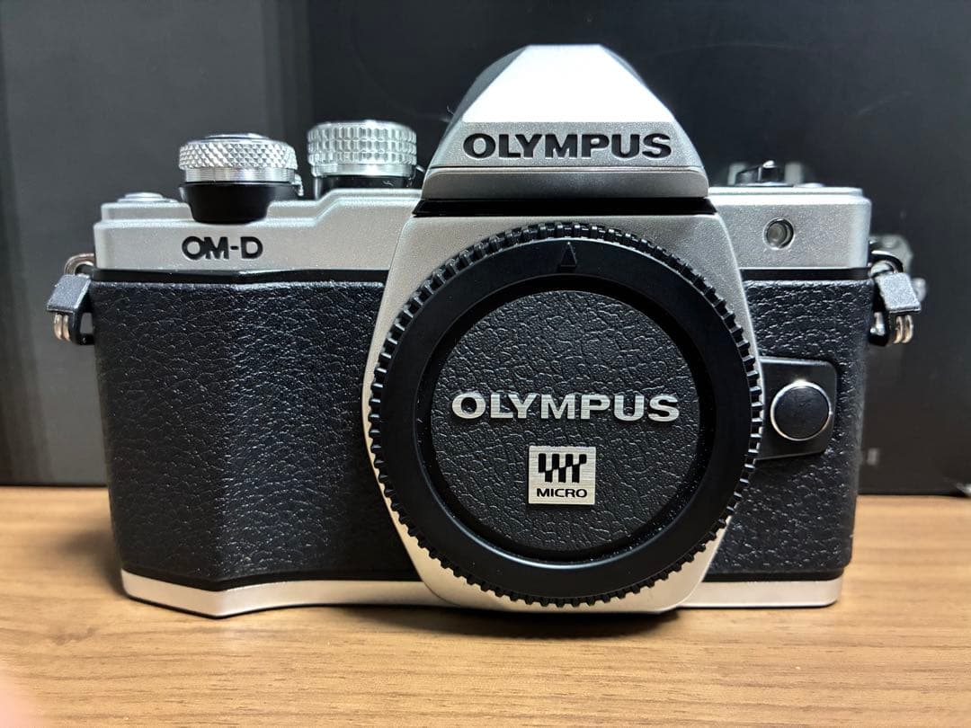 OLYMPUS OM-D EM10 mark2 +カメラの知識本